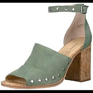 Chinese Laundry “Savana” Sandal Women Size 8